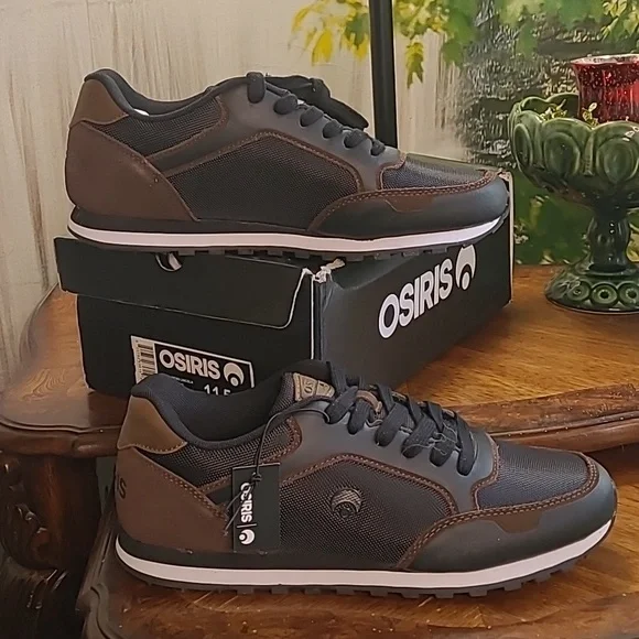 New in box! Osiris Mens Lincoln 11.5 black brown athletic skater sneaker Shoes